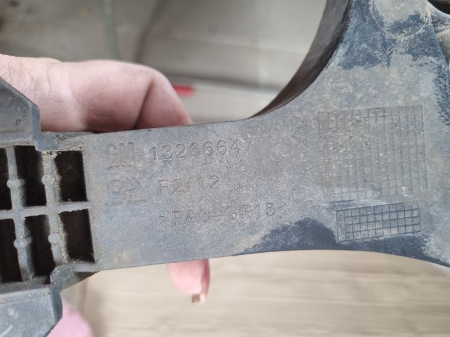 bontott OPEL ASTRA J Első Lökhárító Alsó (Műanyag)