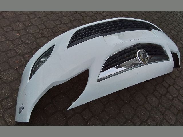 bontott OPEL ASTRA J Első Lökhárító (Részeivel)