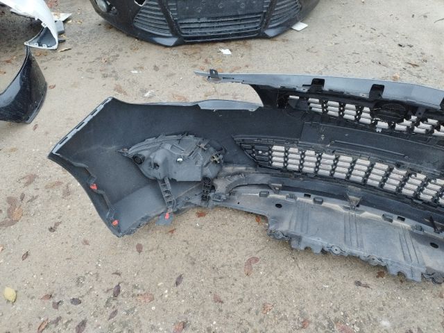 bontott OPEL ASTRA J Első Lökhárító (Részeivel)