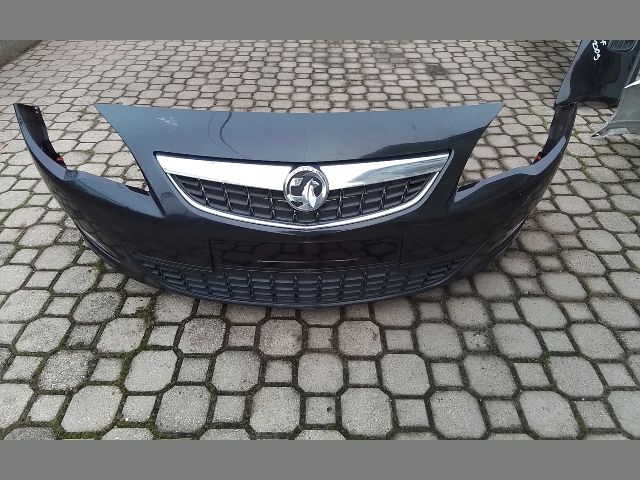 bontott OPEL ASTRA J Első Lökhárító (Részeivel)