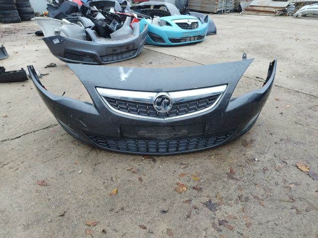 bontott OPEL ASTRA J Első Lökhárító (Részeivel)