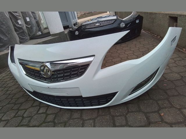 bontott OPEL ASTRA J Első Lökhárító (Részeivel)