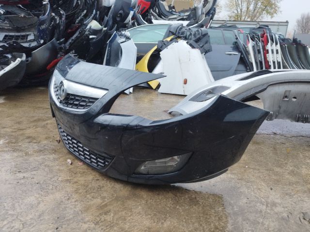 bontott OPEL ASTRA J Első Lökhárító (Részeivel)