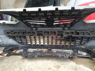 bontott OPEL ASTRA J Első Lökhárító (Részeivel)