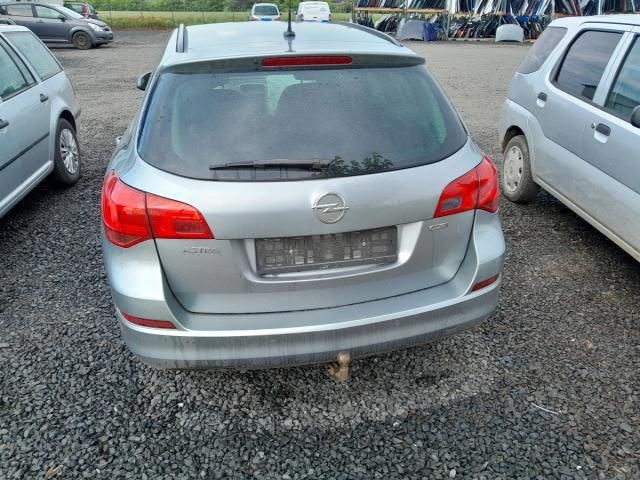 bontott OPEL ASTRA J Első Lökhárító (Üresen)