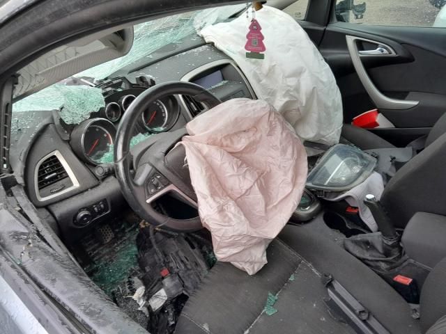 bontott OPEL ASTRA J Első Lökhárító (Üresen)