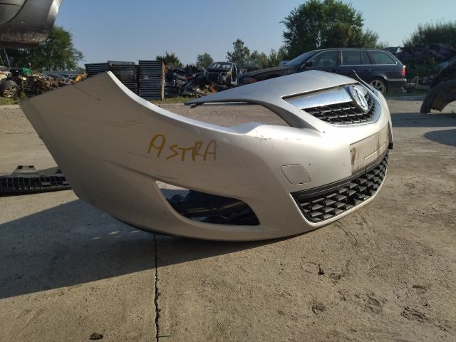bontott OPEL ASTRA J Első Lökhárító (Üresen)