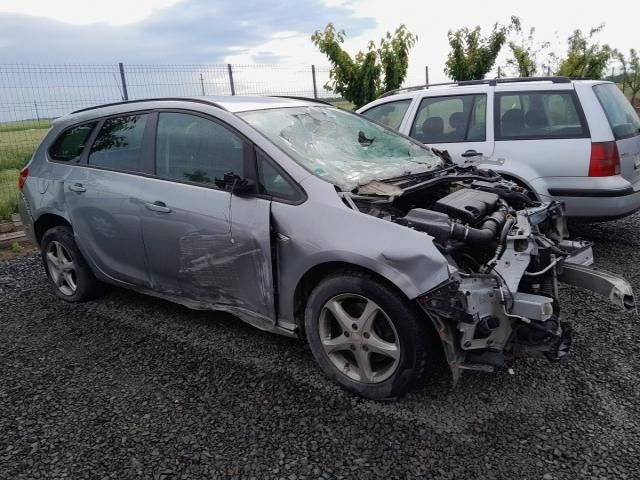 bontott OPEL ASTRA J Első Lökhárító (Üresen)