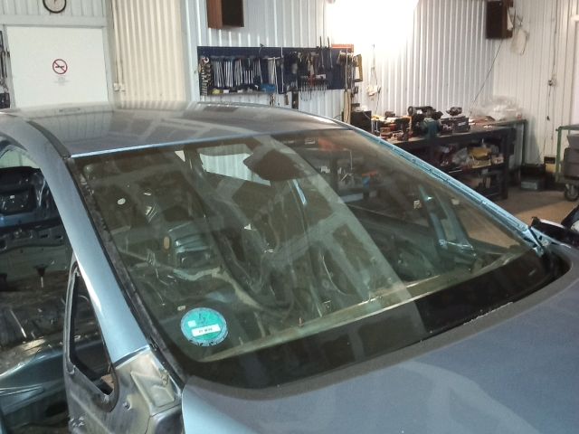 bontott OPEL ASTRA J Első Szélvédő