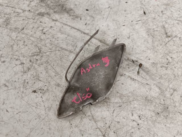 bontott OPEL ASTRA J Első Vonószem Burkolat