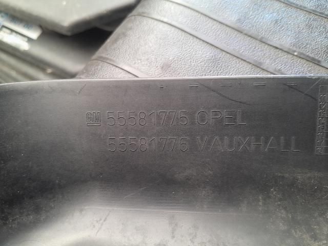 bontott OPEL ASTRA J Felső Hűtőburkolat