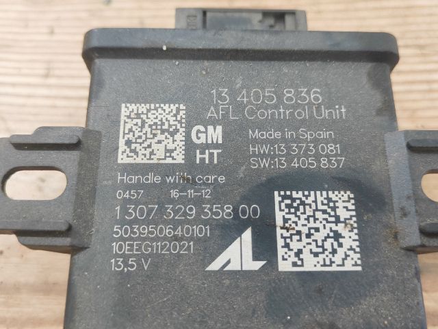 bontott OPEL ASTRA J Fényszóró Elektronika