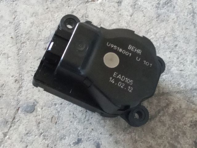 bontott OPEL ASTRA J Fűtés Állító Motor