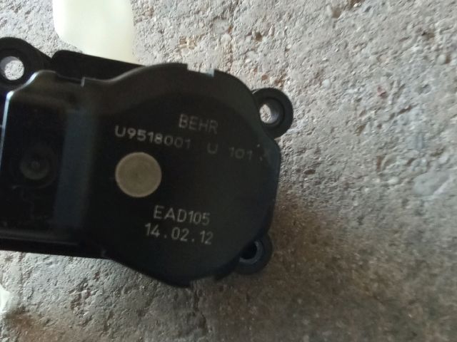 bontott OPEL ASTRA J Fűtés Állító Motor