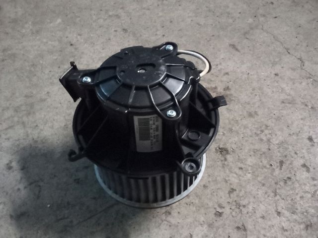 bontott OPEL ASTRA J Fűtőmotor (Klímás)