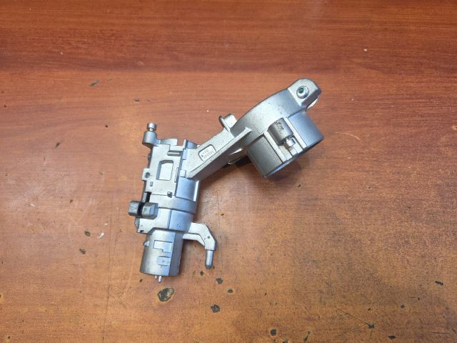 bontott OPEL ASTRA J Gyújtáskapcsoló Ház