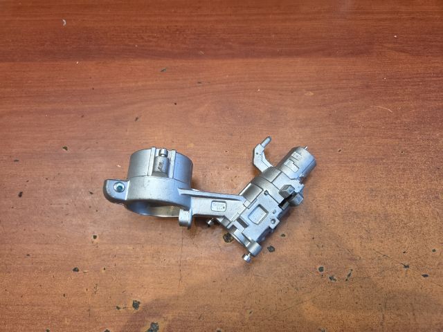 bontott OPEL ASTRA J Gyújtáskapcsoló Ház