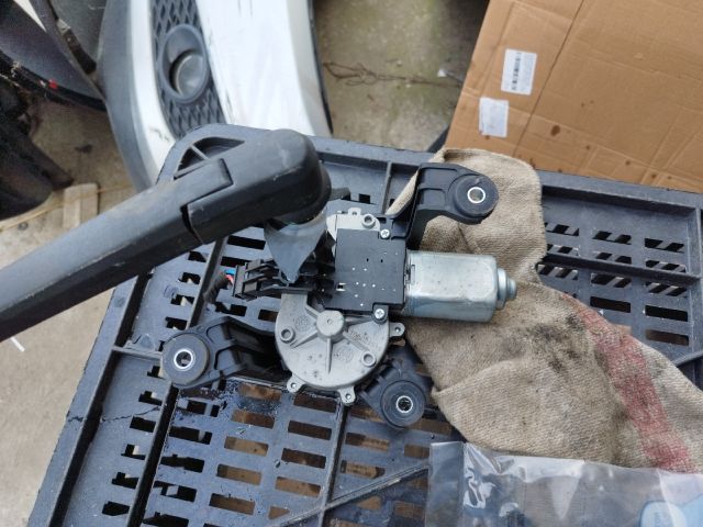 bontott OPEL ASTRA J Hátsó Ablaktörlő Motor