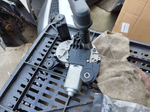 bontott OPEL ASTRA J Hátsó Ablaktörlő Motor