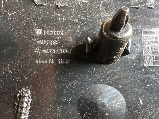 bontott OPEL ASTRA J Hátsó Embléma