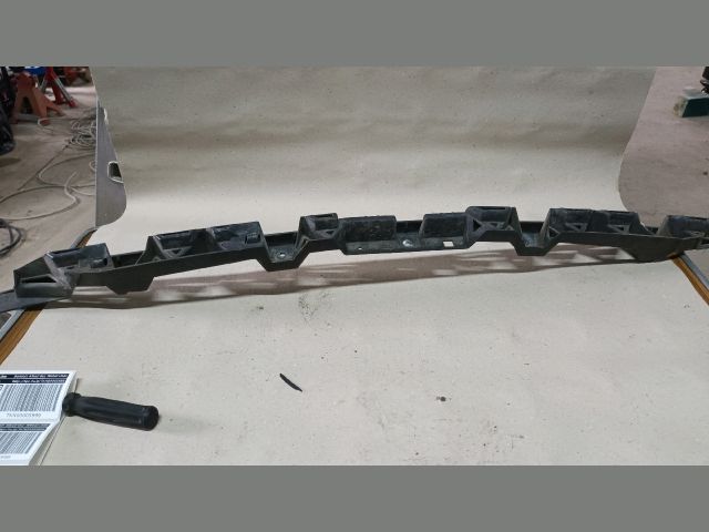 bontott OPEL ASTRA J Hátsó középső Lökhárító Tartó (Műanyag)