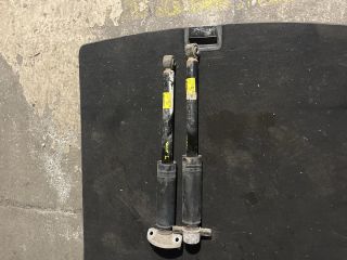 bontott OPEL ASTRA J Hátsó Lengéscsillapító Pár