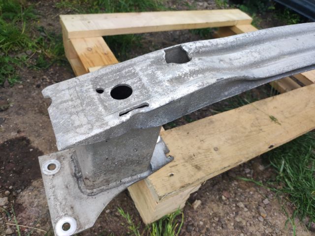 bontott OPEL ASTRA J Hátsó Lökhárító Merevítő (Fém)