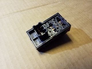 bontott OPEL ASTRA J Hátsó Ülés Rögzítő