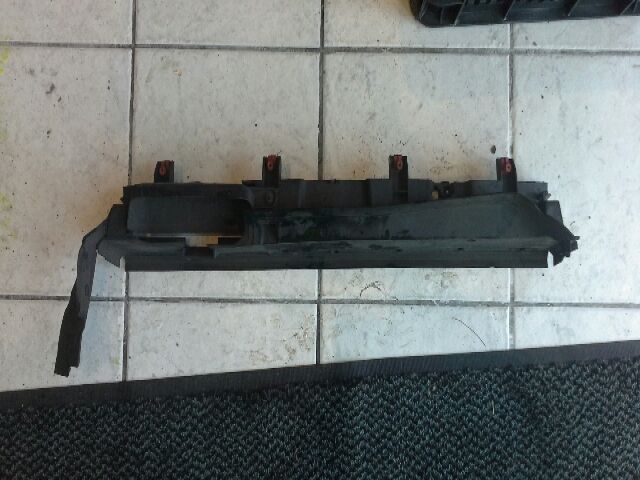 bontott OPEL ASTRA J Homlokfal Burkolat