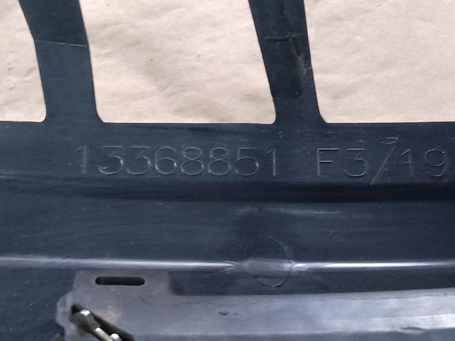 bontott OPEL ASTRA J Hűtőrács