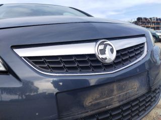 bontott OPEL ASTRA J Hűtőrács