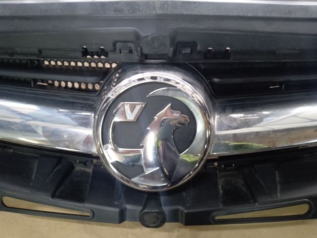 bontott OPEL ASTRA J Hűtőrács