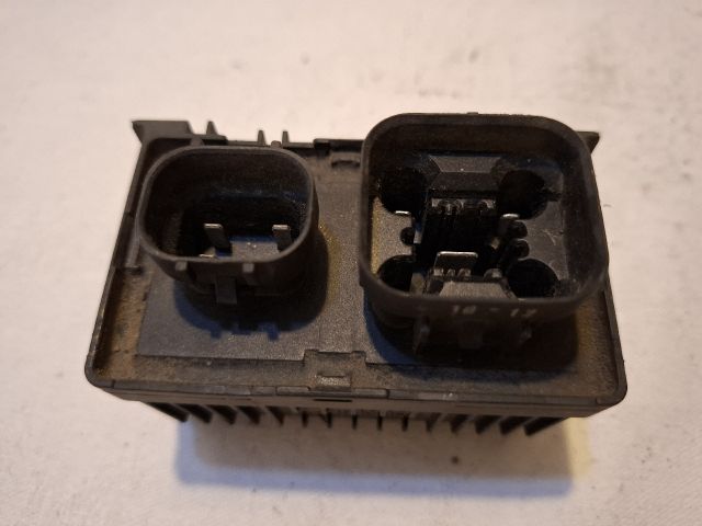 bontott OPEL ASTRA J Izzító Relé