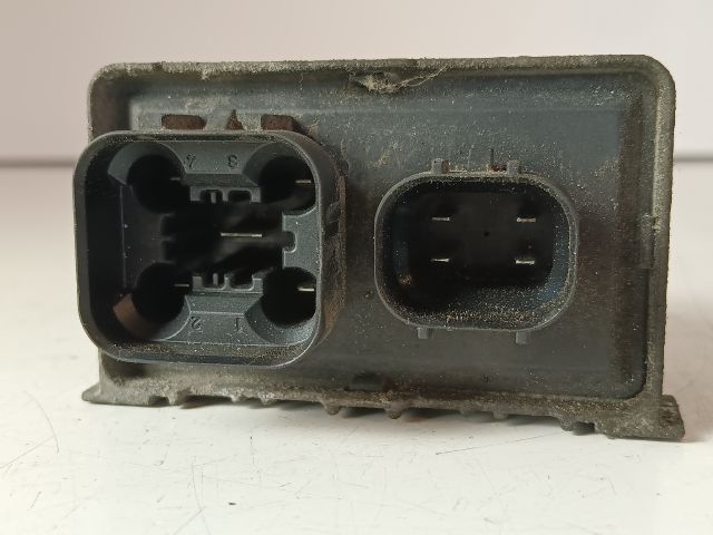 bontott OPEL ASTRA J Izzító Relé