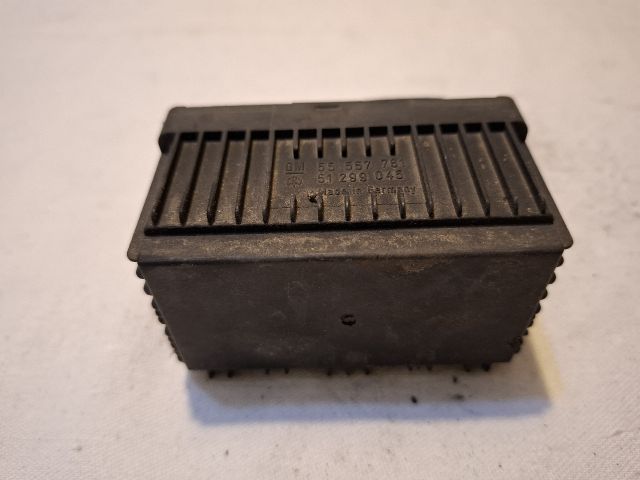 bontott OPEL ASTRA J Izzító Relé