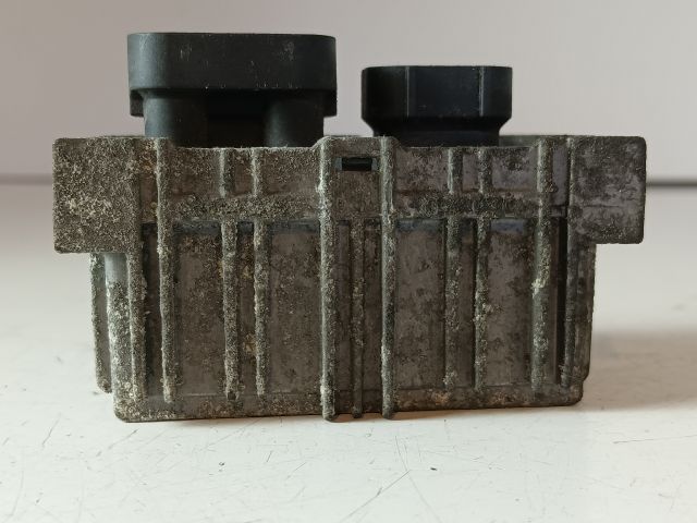 bontott OPEL ASTRA J Izzító Relé