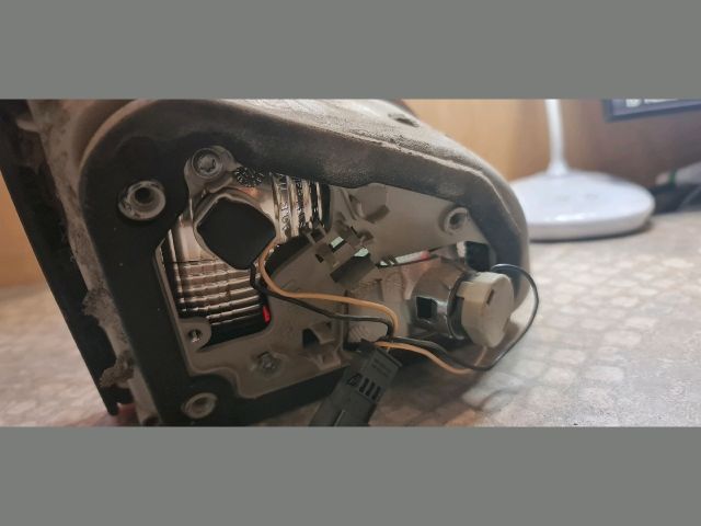 bontott OPEL ASTRA J Jobb Belső Hátsó Lámpa