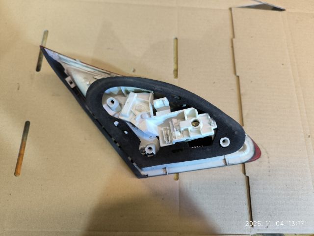 bontott OPEL ASTRA J Jobb Belső Hátsó Lámpa