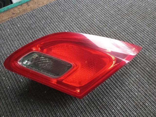 bontott OPEL ASTRA J Jobb Belső Hátsó Lámpa