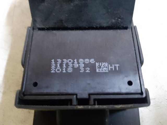 bontott OPEL ASTRA J Jobb első Ablakemelő Kapcsoló