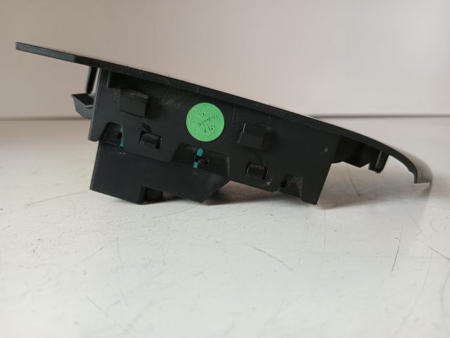 bontott OPEL ASTRA J Jobb első Ablakemelő Kapcsoló