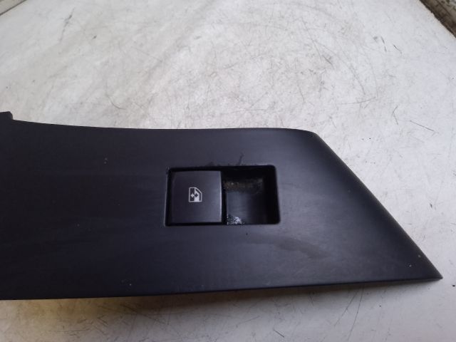 bontott OPEL ASTRA J Jobb első Ablakemelő Kapcsoló