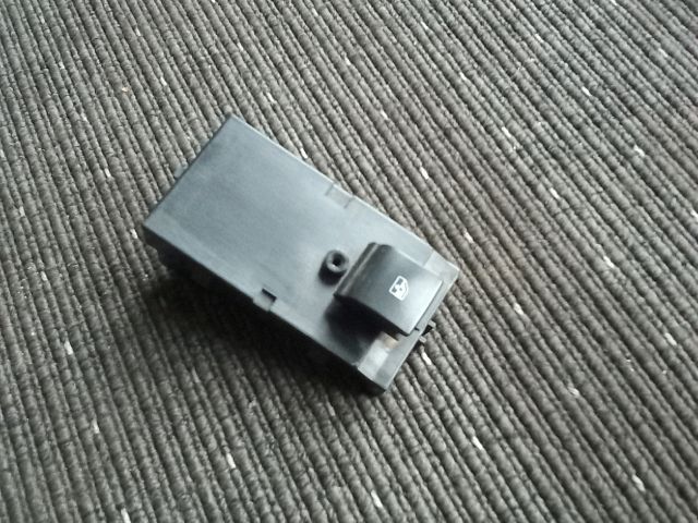 bontott OPEL ASTRA J Jobb első Ablakemelő Kapcsoló