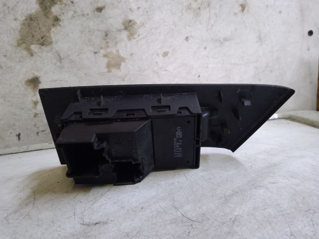 bontott OPEL ASTRA J Jobb első Ablakemelő Kapcsoló