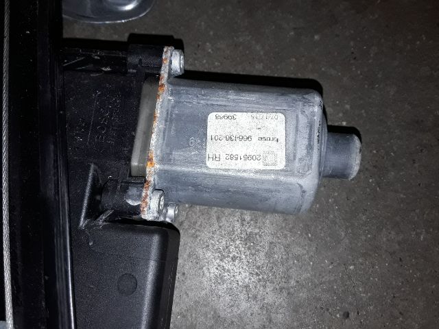 bontott OPEL ASTRA J Jobb első Ablakemelő Szerkezet (Elektromos)