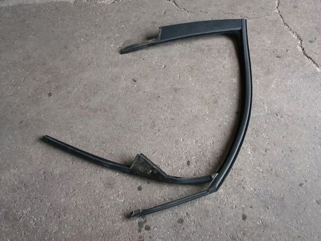 bontott OPEL ASTRA J Jobb első Ablakvezető Gumi