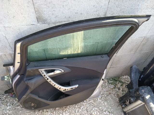 bontott OPEL ASTRA J Jobb első Ajtó (Részeivel)