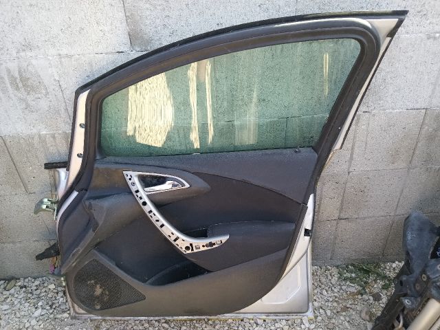 bontott OPEL ASTRA J Jobb első Ajtó (Részeivel)