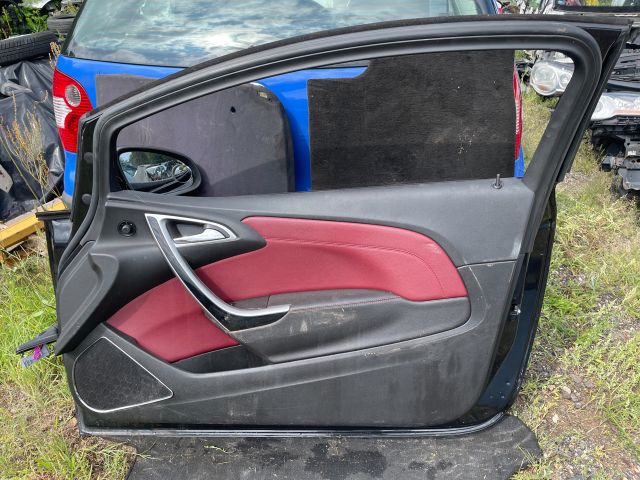 bontott OPEL ASTRA J Jobb első Ajtó (Részeivel)