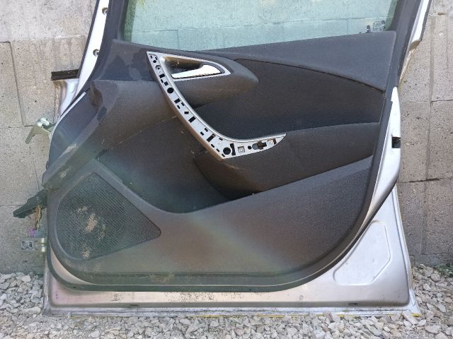 bontott OPEL ASTRA J Jobb első Ajtó (Részeivel)